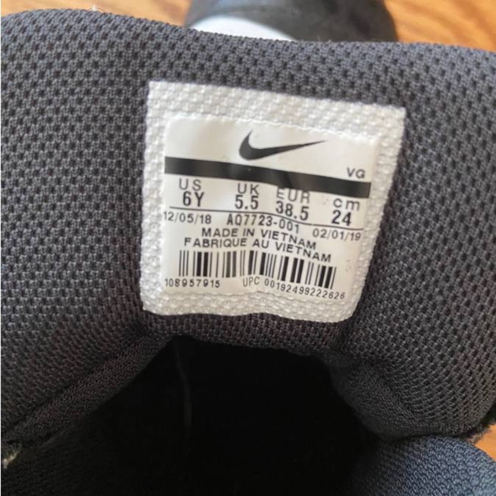 Lacrosse Cleats - Nike Size 6 Youth - Picture 4 of 6